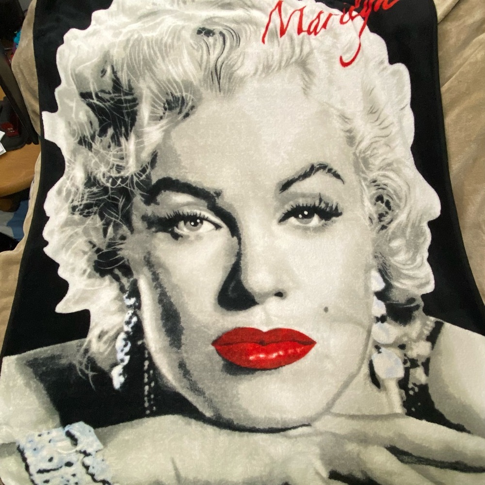 Vintage 1985 B & W Marilyn Monroe Red Lips Throw Blanket By Radio Days